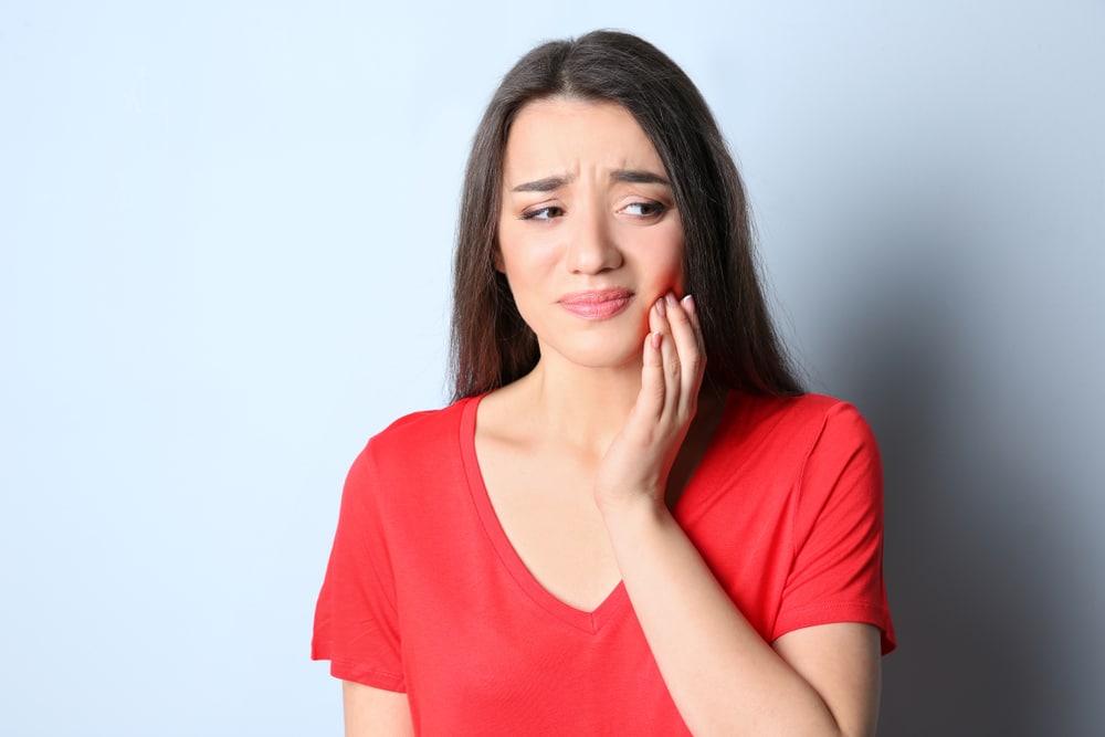 what causes teeth sensitivity